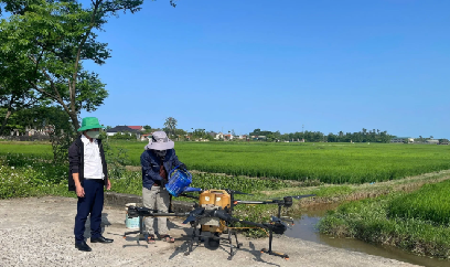 Xã Triệu Cơ tích cực đưa drone vào phun thuốc bảo vệ thực vật