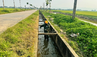 Điều tiết nước bảo vệ lúa xuân trước nắng nóng gay gắt